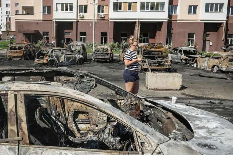 ロシアのドローン攻撃を受けたキーウ近郊で28日撮影 REUTERS/Alina Smutko