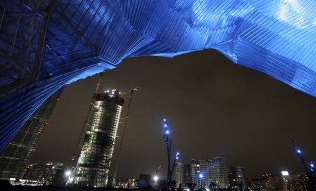 　５月２９日、イタリアの政治危機が、銀行業界の再生努力に長い影を落としている。写真はローマで建設中の商業・金融街。２６日撮影（２０１８年　ロイター/Stefano Rellandini）