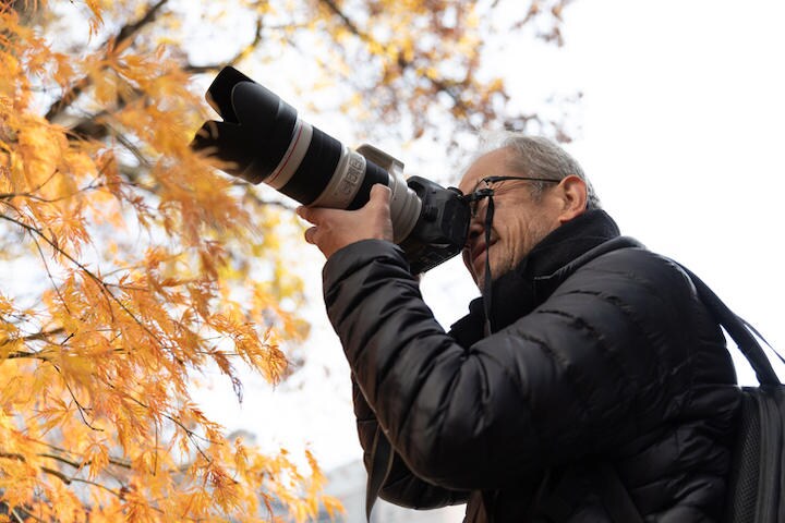 仕事や子育てから解放されて生まれる余裕をプラスに生かせるか？　kumikomini-iStock.