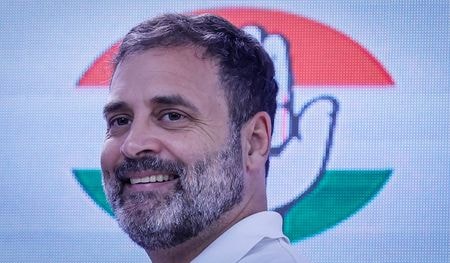　８月４日、インド最高裁は、名誉毀損罪で禁錮２年の有罪判決を受けた最大野党国民会議派のラフル・ガンジー氏（写真）について、判決の効力をいったん停止する決定を下した。写真はニューデリーで撮影（２０２３年　ロイター／Adnan Abidi）