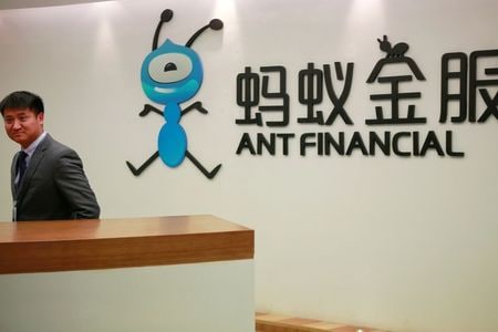 　９月１０日、中国電子商取引大手アリババ傘下の金融会社アント・グループが計画する新規株式公開（ＩＰＯ）について、サウジアラビア政府系ファンドのパブリック・インベストメント・ファンド（ＰＩＦ）が出資を検討している。２０１８年１月２４日、浙江省杭州市の本社で撮影（２０２０年　ロイター/Shu Zhang）