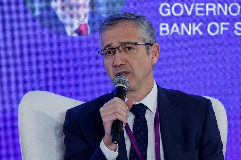 2023年11月28日、中国・香港の会議で演説する国際決済銀行（ＢＩＳ）のデコス総支配人。REUTERS/Tyrone Siu