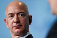 アマゾンのホールフーズ買収は止めるべきか