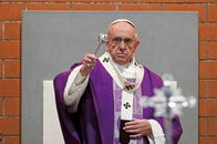 ローマ法王が中国と握手して「悪魔の取引」を結ぶ日