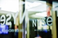 米大手行、金利急騰で債券部門苦戦　株式取引は好調