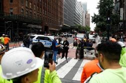 ＮＹマンハッタン高層ビルに倒壊の危険、支柱折れ曲がりレンガ落下