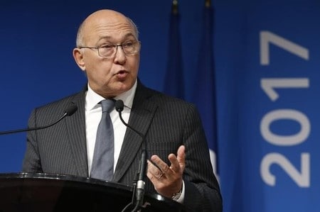 　１２月５日、サパン仏経済・財務相は、イタリアで実施された国民投票について、憲法改正案が否決されたものの、イタリアは引き続き欧州連合（ＥＵ）に強くコミットしており、ユーロ圏にリスクが波及する恐れはないと明言した。写真はパリで９月撮影（２０１６年　ロイター/Jacky Naegelen）