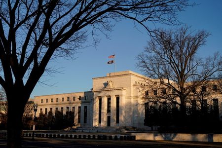 米シカゴ地区連銀のエバンズ総裁とアトランタ地区連銀のボスティック総裁は７日、米連邦準備理事会（ＦＲＢ、写真）が中立的な政策への回帰において慎重に対応するとし、大幅利上げを巡り幾分ハト派的な見解を示した。１月撮影（２０２２年　ロイター/Joshua Roberts）