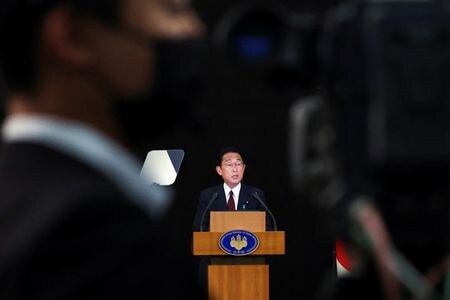 　３月２１日、国内メディアは、岸田文雄首相がきょうウクライナを訪問し、ゼレンスキー大統領と首脳会談するとみられると伝えた。ドイツでのＧ７サミットで昨年６月撮影（２０２３年　ロイター／Lukas Barth）