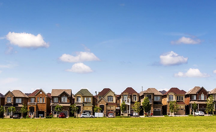 住宅バブルの象徴マック・マンションが戻ってきた　Mark Blinch- REUTERS