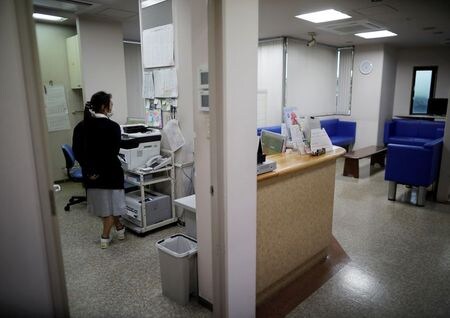 山崎利彦氏が院長を務める外科・泌尿器科診療所。５月２２日、埼玉県さいたま市で撮影（２０２０年　ロイタ/Issei Kato）