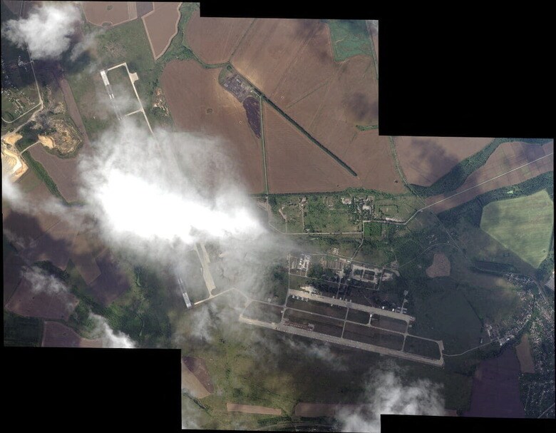 ウクライナ軍が攻撃した後とされるリペツク軍用飛行場（8月9日の衛星画像、ロシアのリペツク州）　Planet Labs Inc/Handout via REUTERS