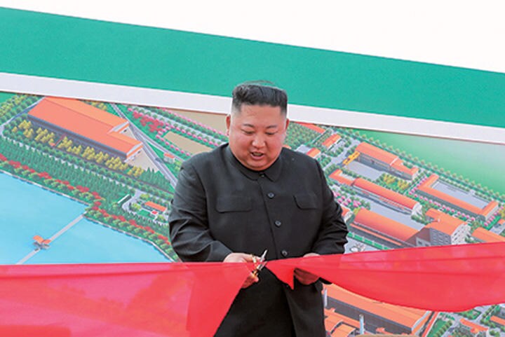 コロナ説もささやかれた金正恩（5月2日）　KCNA-REUTERS