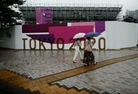 東京五輪は日本経済に逆風？　政治リスクも急浮上