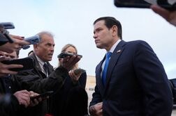 米国務長官、米軍基地の安全に自信　英基地から爆撃機撤収も