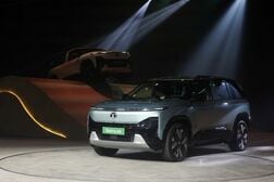 印タタ・モーターズＰＶ、親会社会長退任後も投資計画に変更なし