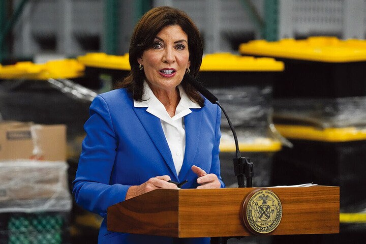 危機感を抱くホークル・ニューヨーク州知事