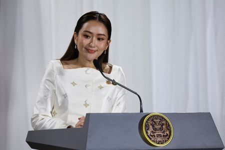 　タイ国立開発行政研究院が２６日公表した世論調査によると、カジノとオンライン賭博を合法化するタイ政府の計画に国民の過半数が反対している。写真は、会見に臨むペートンタン首相。２０２４年８月、バンコクで撮影（２０２５年　ロイター/Chalinee Thirasupa）