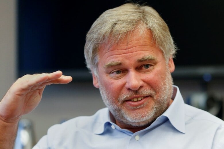 １０月２５日、ロシアの情報セキュリティー会社カスペルスキー研究所は、同社のセキュリティーソフトが、米国の個人用パソコンからハッキングツールのソースコードを２０１４年に得ていたと明らかにした。写真はインタビューに答えるカスペルスキー氏。ニューヨークで２０１５年３月撮影（２０１７年　ロイター／Shannon Stapleton）