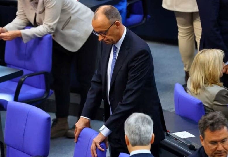 ドイツ連邦議会（下院）は６日、首相選出に向けた第１回投票を実施した。首相選出が確実視されていた保守系キリスト教民主同盟（ＣＤＵ）のメルツ党首は、首相就任に必要な過半数票を獲得できなかった。６日撮影（２０２５年　ロイター／Fabrizio Bensch）