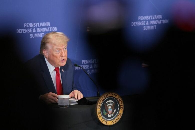 写真はトランプ米大統領。15日、米ペンシルベニア州カーライルで撮影。 REUTERS/Kylie Cooper