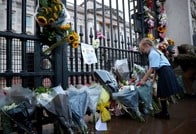 エリザベス英女王死去、世界各地で哀悼広がる