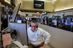 世界のヘッジファンド、7月は年初利益の3％分失う　テック株持ち高調整で