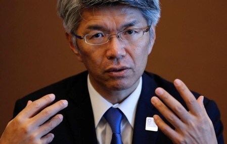 　４月１日、１日付で全国銀行協会の会長に就任したみずほ銀行の藤原弘治頭取（写真）は、ロイターとのインタビューで、日銀のマイナス金利政策について、今後は長期化による将来的な副作用を検証していく必要があるとの考えを示した。都内で昨年４月撮影（２０１８年　ロイター/Toru Hanai）