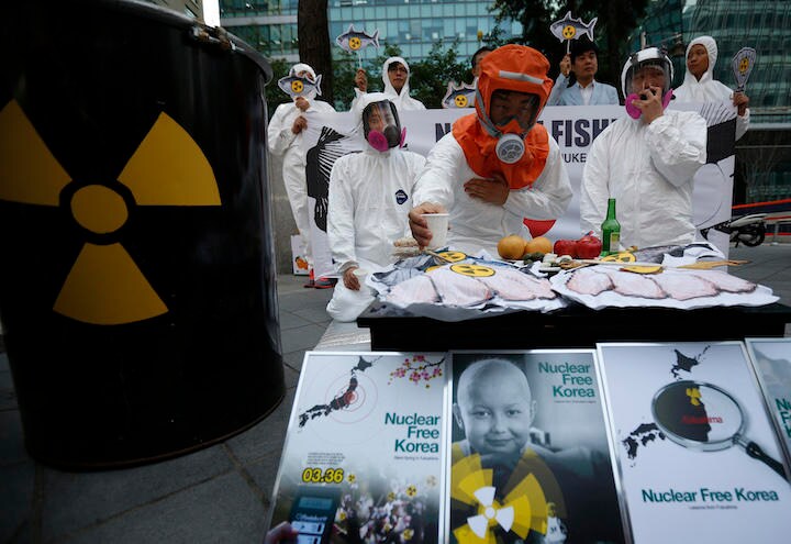 韓国では日本の放射能汚染への懸念が高まった...... 写真は2013年　Kim Hong-Ji-REUTERS