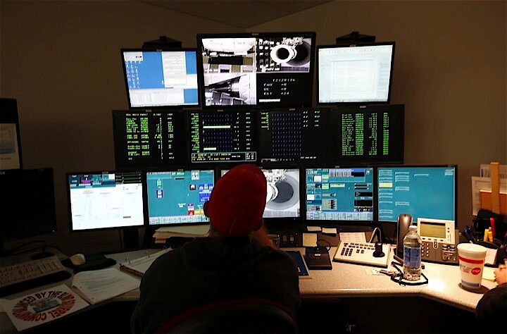 米司法省は１０日、ＧＥアビエーションなど米国の航空宇宙企業数社から企業秘密を盗もうとした疑いで中国国家安全省の経済スパイを逮捕、起訴したと明らかにした。写真はＧＥアビエーションのジェットエンジン試験のようす。Matt Sullivan-REUTERS