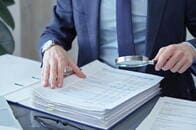 クセの強い人と対峙し、経費で風俗店に行ったりもした税務署員、業務に忙殺されてうつ病に