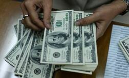 午後3時のドルは159円付近で方向感欠く、くすぶる介入警戒　待ちの買い注文も