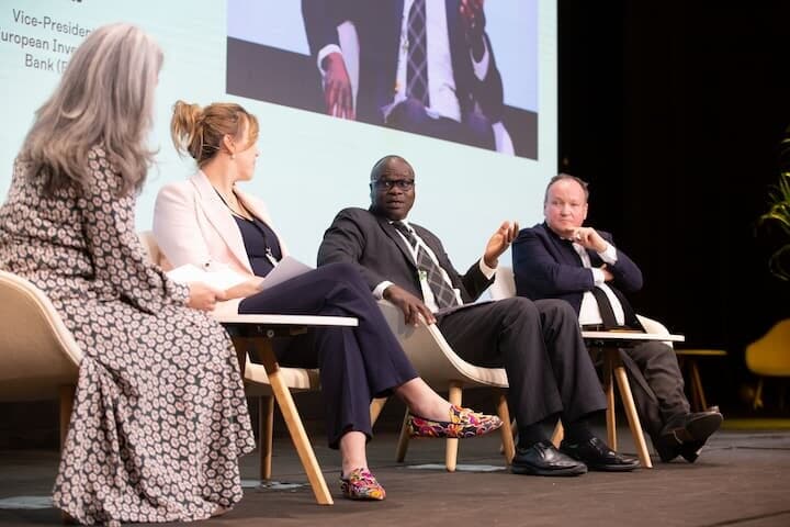 パネルディスカッション「ガバナンスと財政は理論をどう実践化できるか?」参加者たち