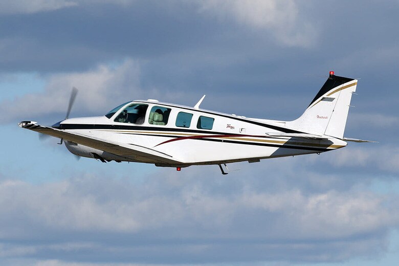 単発航空機ホーカー・ビーチクラフトBE-36（2022年10月、ジョージア州アトランタ）　Kevin Porter-Shutterstock