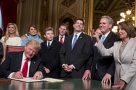 トランプ政権を去った人物リスト　在任10日はもう1人いた