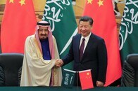 中国の習近平、サウジ国王に電話で支持表明