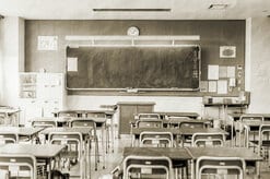 文部省教科書『民主主義』と尾高朝雄