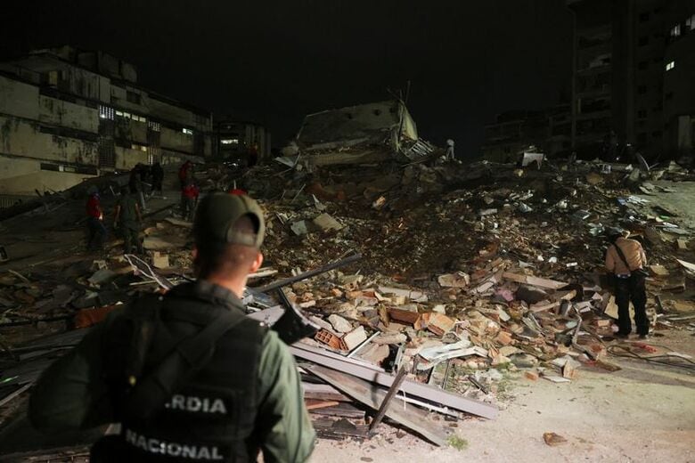2026年6月24日、地震で倒壊した建物、首都カラカスで撮影。REUTERS/Leonardo Fernandez Viloria