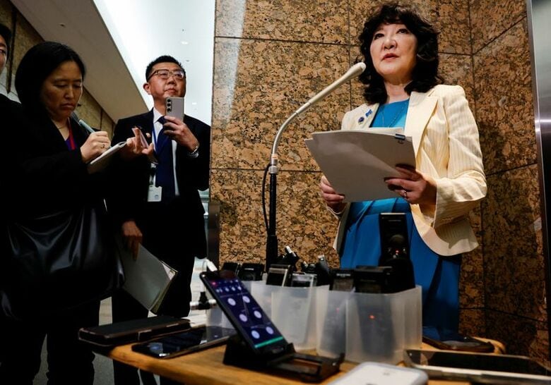 写真は片山財務相。4月24日、東京で撮影。    REUTERS/Kim Kyung-Hoon