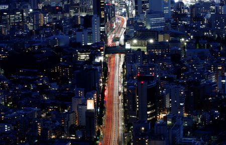 　４月のロイター企業調査で「物流の２０２４年問題」が自社の事業に影響するか質問したところ、約９割が「出る・出る可能性がある」と回答した。東京都内で２０２１年撮影（２０２４年　ロイター/Kim Kyung-Hoon）