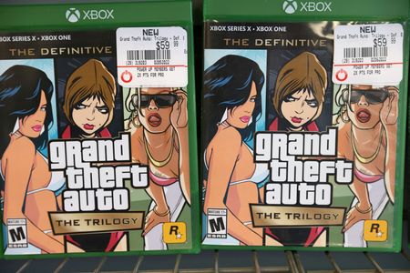 　ゲームソフト大手の米テイクツー・インタラクティブ・ソフトウエアは１１月７日、通年の売上高予測を下方修正した。マンハッタンの店舗で２月７日撮影（２０２２年　ロイター/Andrew Kelly）
