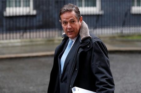 ２月１３日、英銀大手バークレイズは、ジェス・ステイリー最高経営責任者（写真）と、未成年女性の売春をあっせんした罪などで起訴され公判前の勾留中に自殺した米富豪ジェフリー・エプスタイン被告との過去のつながりについて、英金融規制当局が調査していると発表した。ロンドンで２０１８年１月撮影（２０２０年　ロイター/Peter Nicholls）