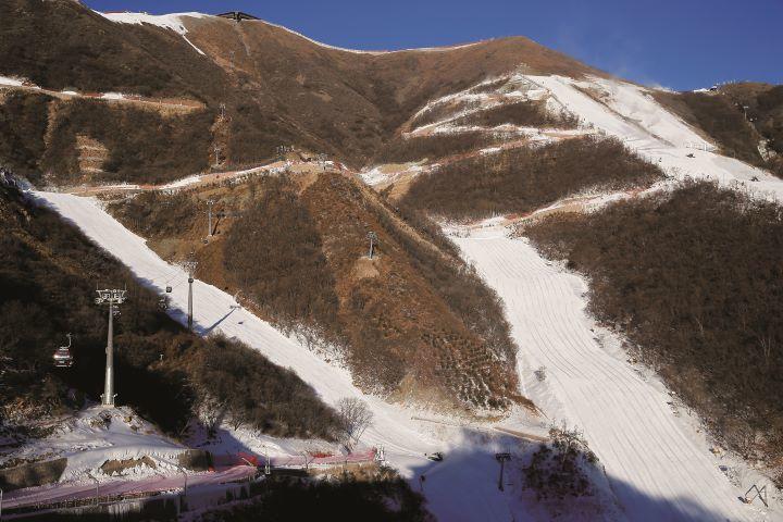 今月の北京冬季五輪で競技会場となるナショナル・アルペンスキーセンター　TINGSHU WANG-REUTERS