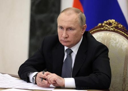 　６月２２日、ロシアのプーチン大統領は、西側の制裁を受けてロシアは貿易と石油輸出の相手をＢＲＩＣＳ諸国に切り替えていると述べた。モスクワで２１日撮影。提供写真（２０２２年　ロイター／Sputnik/Mikhail Metzel/Kremlin）