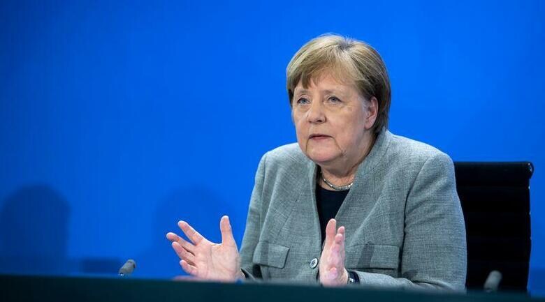 ドイツのメルケル首相（写真）は16日に開かれた主要7カ国（G7）首脳によるテレビ会議で、新型コロナウイルスの世界的流行に対処するための一段の国際協調を訴えるとともに、世界保健機関（WHO）に支持を表明した。写真はベルリンで15日代表撮影（2020年　ロイター）