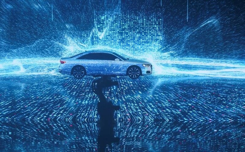 ７月１１日、独フォルクスワーゲン（ＶＷ）の高級自動車部門アウディは、新たな自動運転車「Ａ８」を発表した。写真はＡ８。バルセロナでの発表会で撮影（２０１７年　ロイター/Albert Gea）