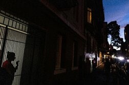 アングル：米移民摘発、過去最高の逮捕件数も送還難航　法的手続きや移送能力に壁