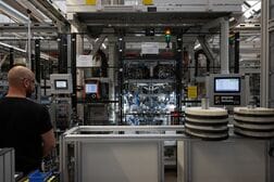 ドイツ鉱工業受注、7月は前月比2.5％増　大型受注が押し上げ
