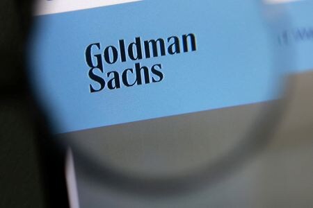 　米金融大手ゴールドマン・サックスは人工知能（ＡＩ）新興企業アンソロピックと協力し、幅広い業務の自動化を目的としたＡＩエージェントの開発を進めている。写真はゴールドマン・サックスのロゴ。昨年１２月撮影（２０２６年　ロイター／Dado Ruvic）