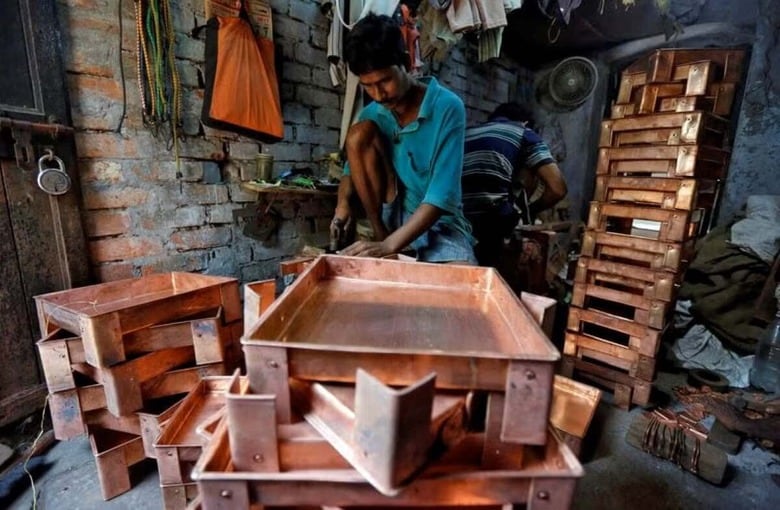 トランプ米大統領が米国に輸入される銅に５０％の関税を課すと表明すると、米国内の銅価格は過去最高値を更新した。写真は２０１７年１０月、インド・コルカタで撮影（２０２５年　ロイター/Rupak De Chowdhuri）